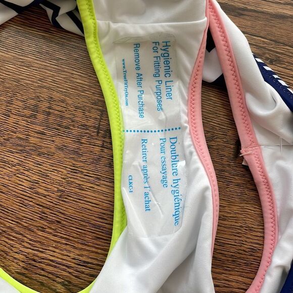 Victoria’s Secret Classic Hipster Swim Bottoms. Geometric Print. Size Large. NWT - Picture 9 of 10